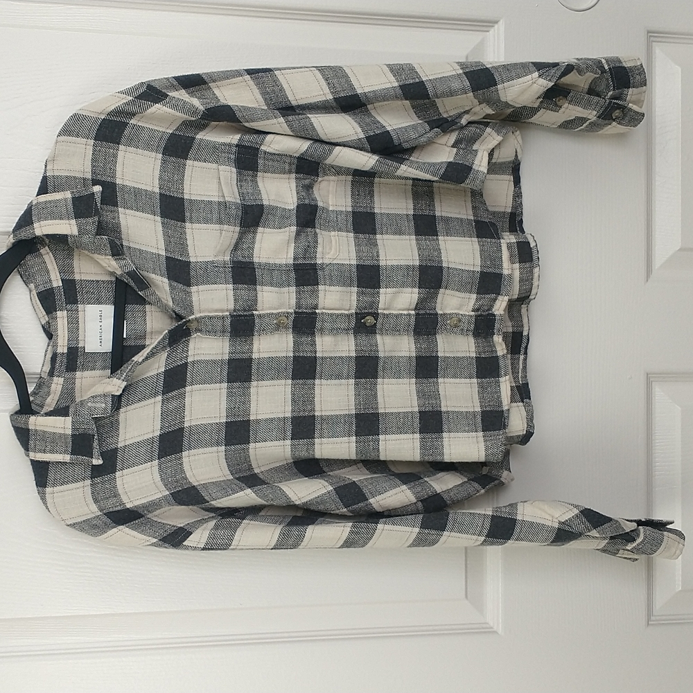 American Eagle Plaid Flannel Slightly Cropped Long Sleeve Button Down Shirt L